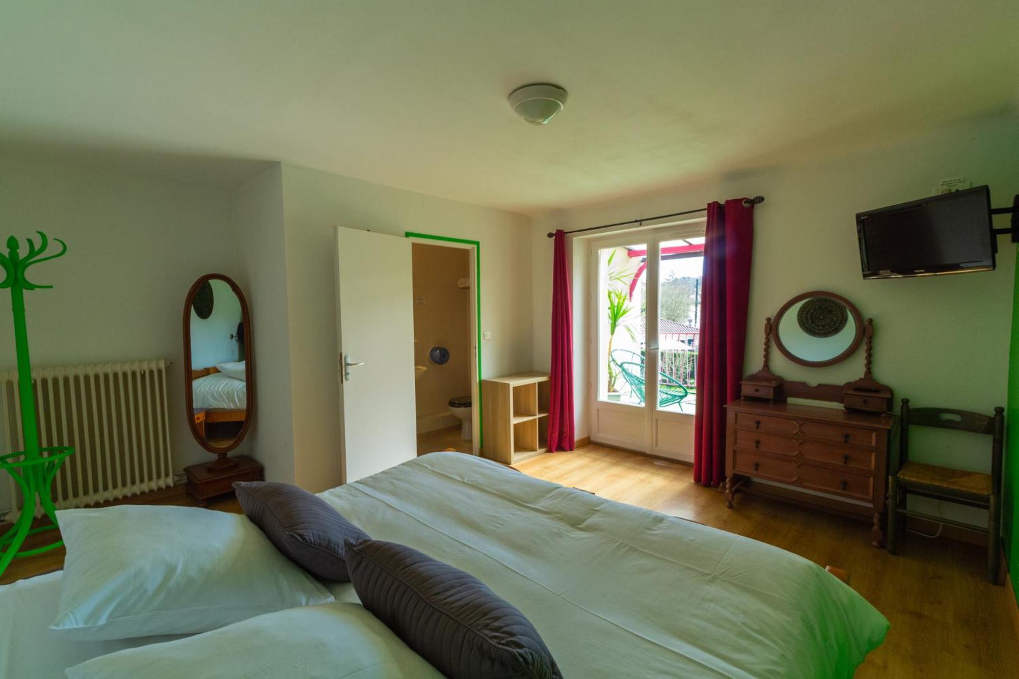 Hotel La Barguelonne Montcuq ภายนอก รูปภาพ